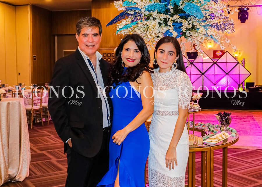 White party Claudia Kattán de Jordán