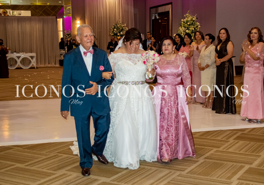 Boda Leyla Saavedra y Zenen Bronfield