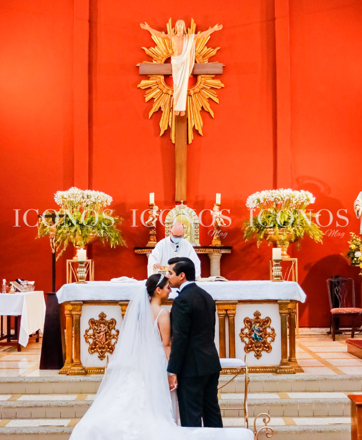 Ceremonia catolica nupcial Alejandra Bogran y Diego Sikaffy