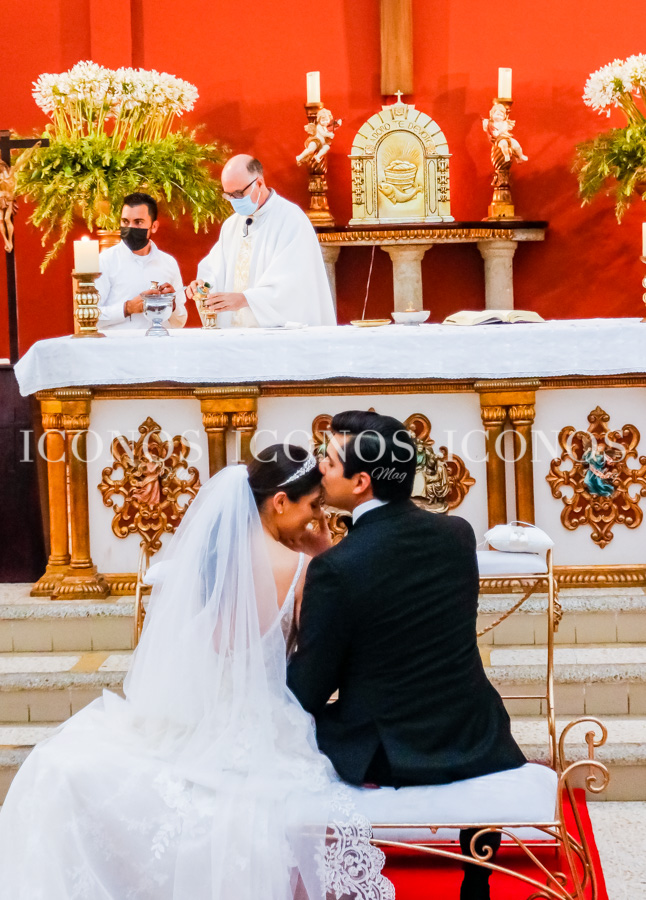 Ceremonia catolica nupcial Alejandra Bogran y Diego Sikaffy
