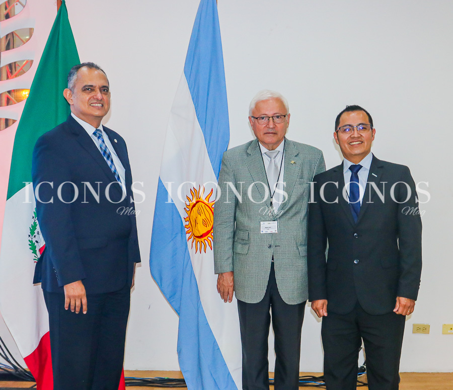 Encuentro Consejo de decanos de ingeniería en UTH Honduras