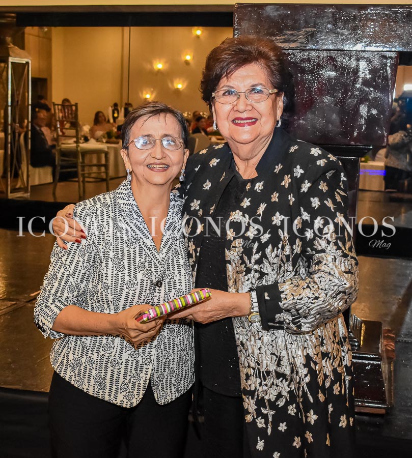 Homenaje pastora Liliana Espinoza de Bendaña