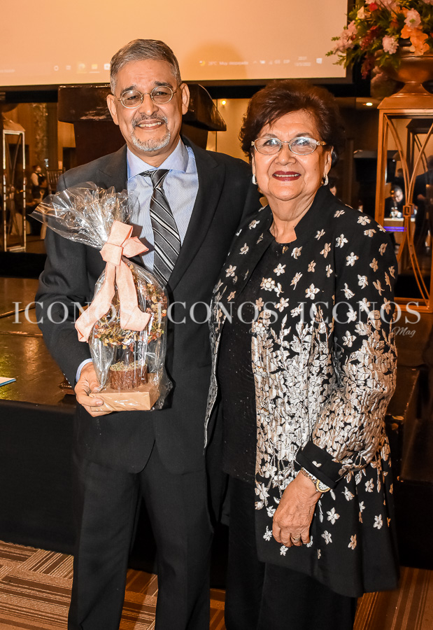 Homenaje pastora Liliana Espinoza de Bendaña