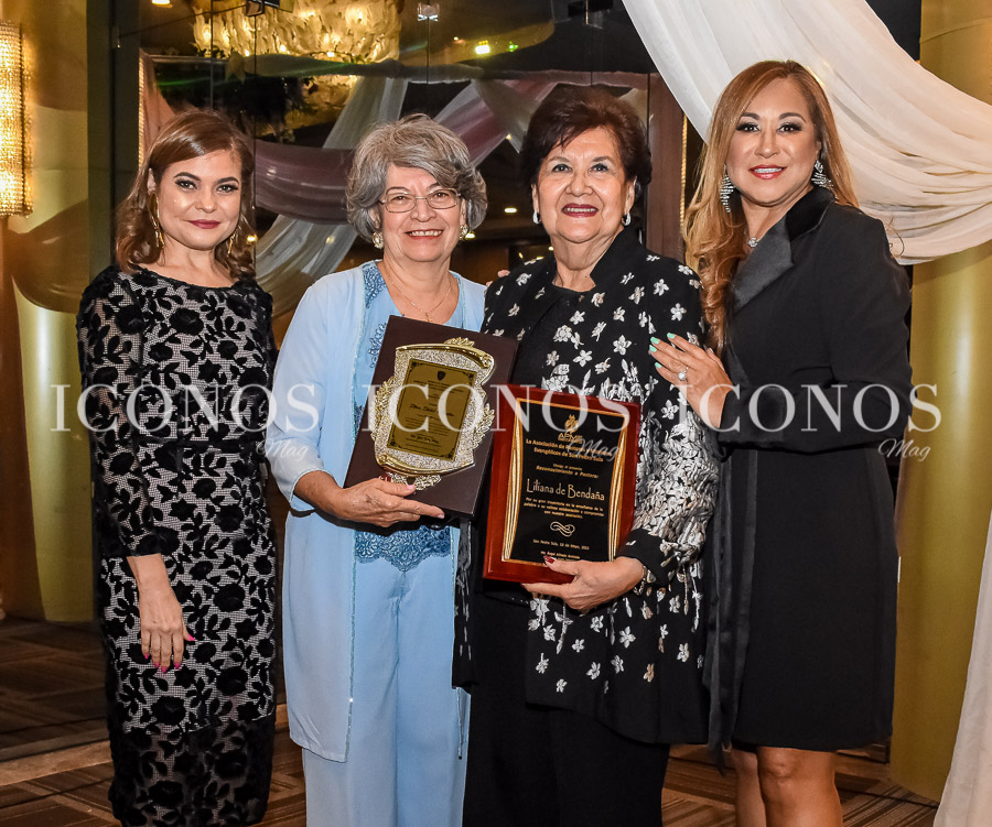 Homenaje pastora Liliana Espinoza de Bendaña