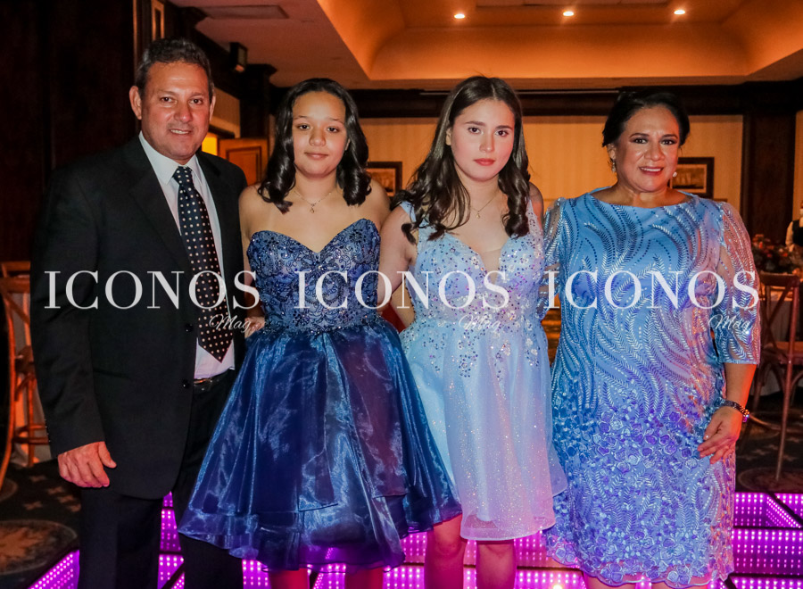 Quine años Renata y Ana Lucía Ávila Pezzaross