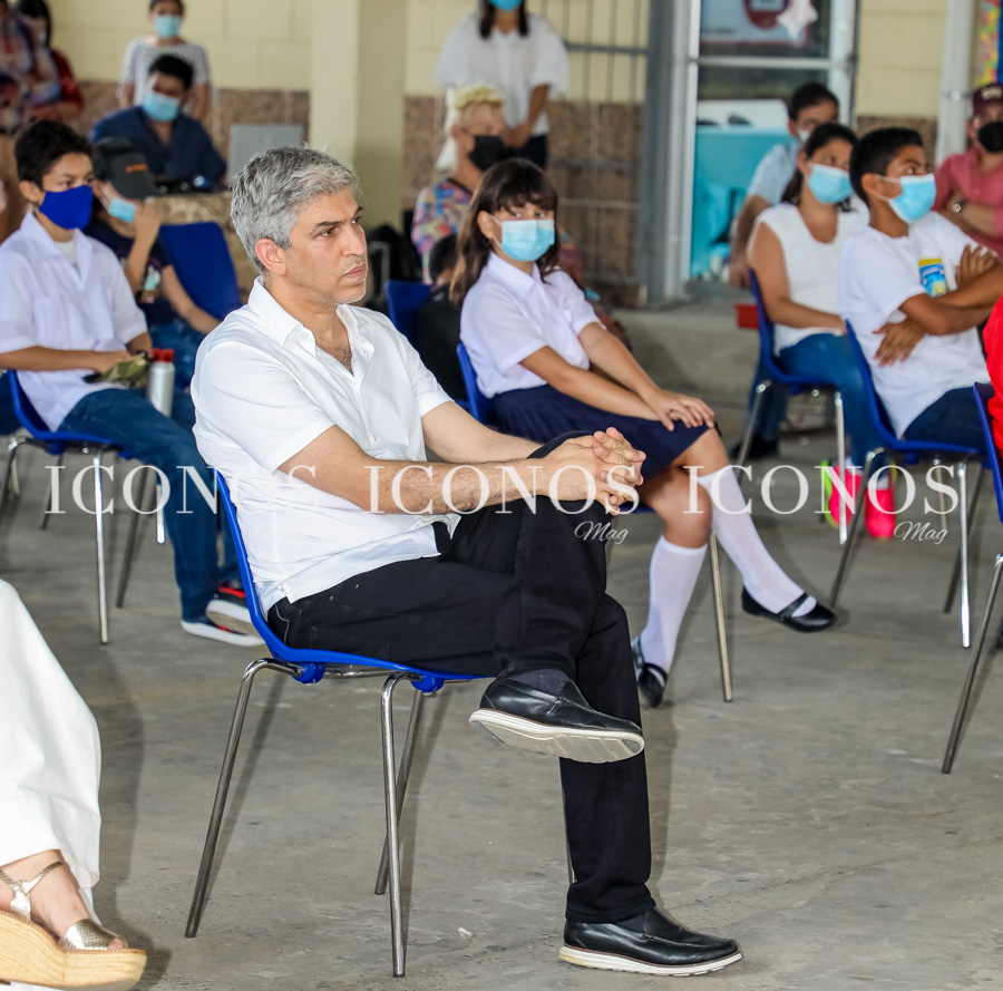 USAP apoya campaña Apadrinemos una Escuela