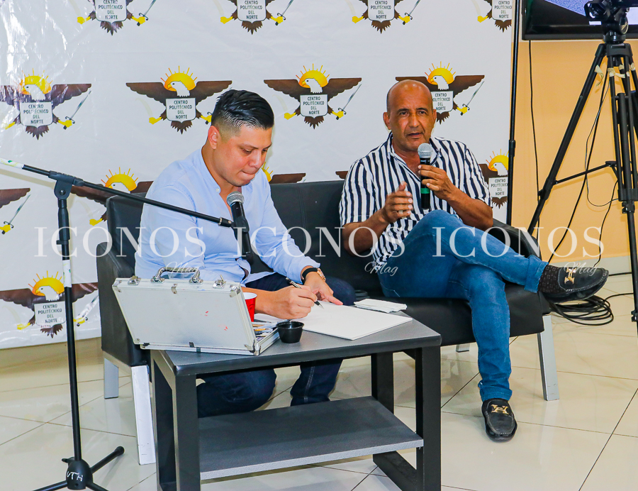 Conferencia de la verdad para periodistas UTH