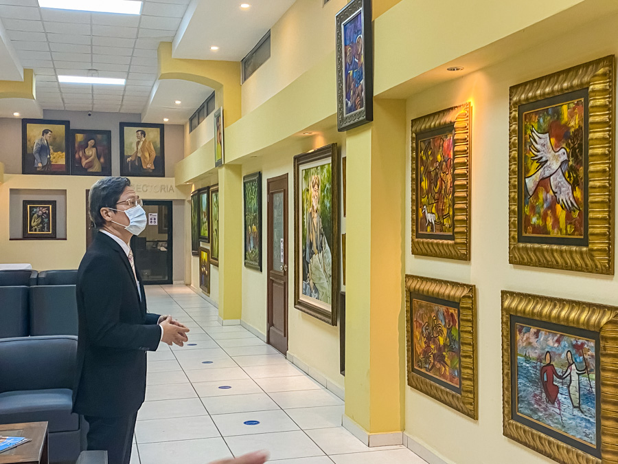 Visita cónsul general de Taiwán a UCENM