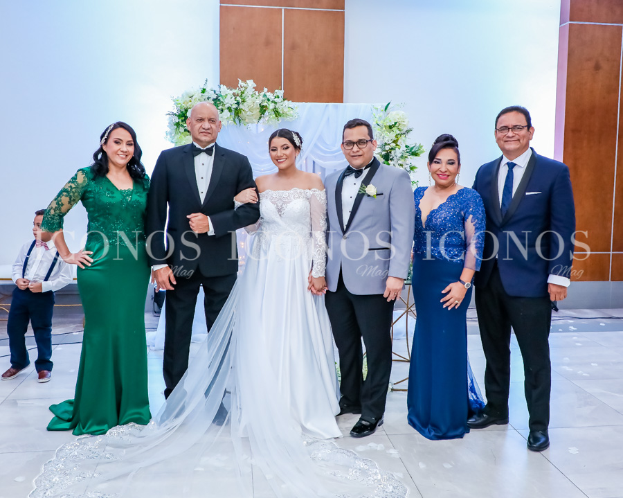 Jacklyn Medina y Aaron Manuel