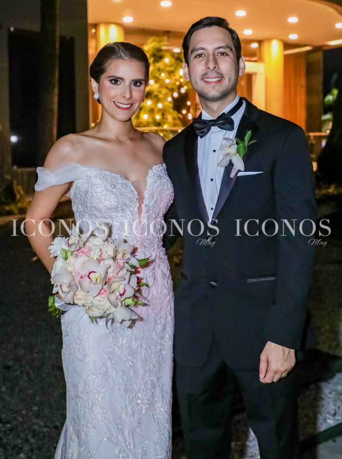 Bodas del año Honduras 2022 by ICONOS Mag Bodas Honduras 2022 Boda Katherine Fúnez y Guillermo Laínez