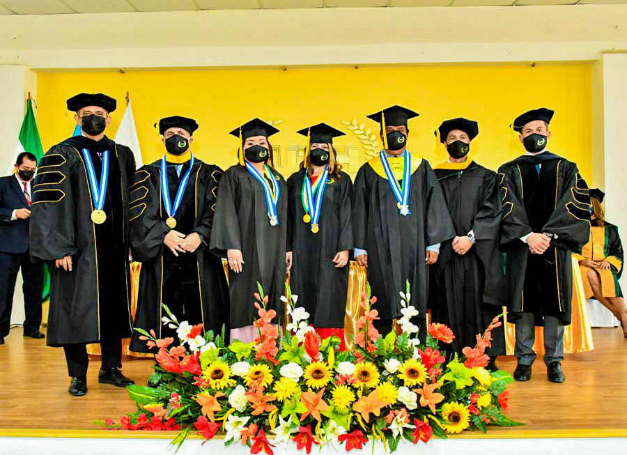 Graduación 2022 UTH campus Puerto Cortés