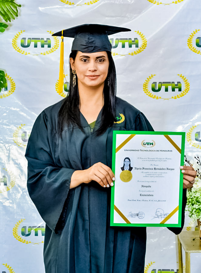 Graduacion 2022 UTH campus Puerto Cortes