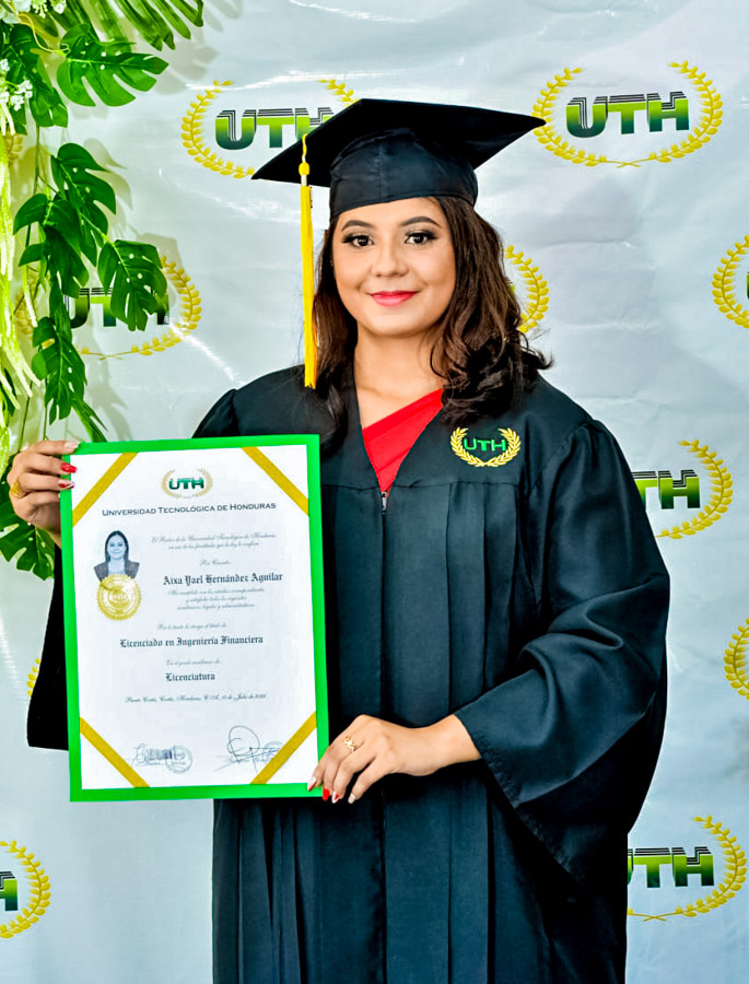 Graduacion 2022 UTH campus Puerto Cortes