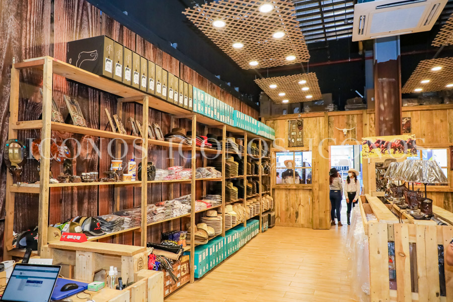 Inauguración tienda Wild West Mega Mall