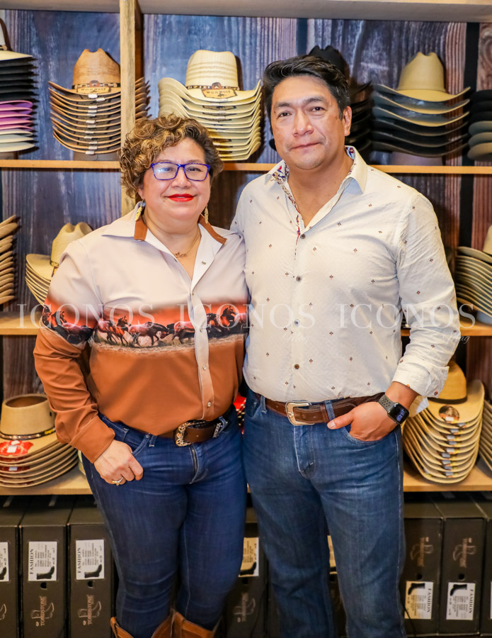 Inauguración tienda Wild West Mega Mall