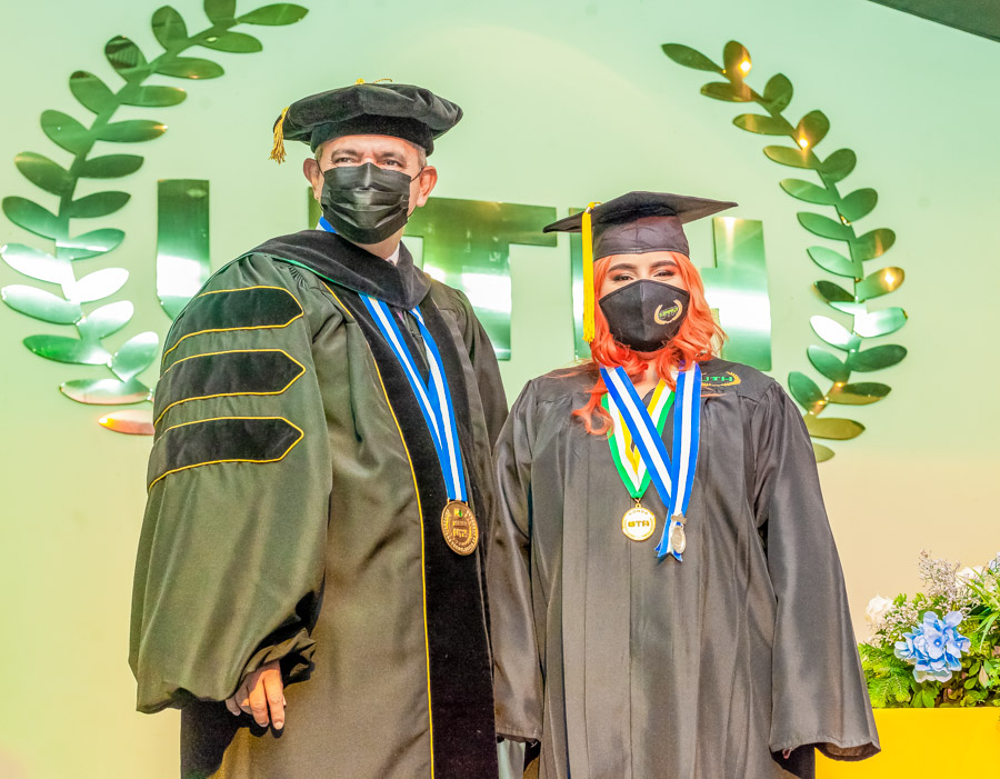 La 23 graduación UTH campus El Progreso, Honduras