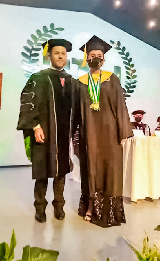 La 23 graduación UTH campus El Progreso