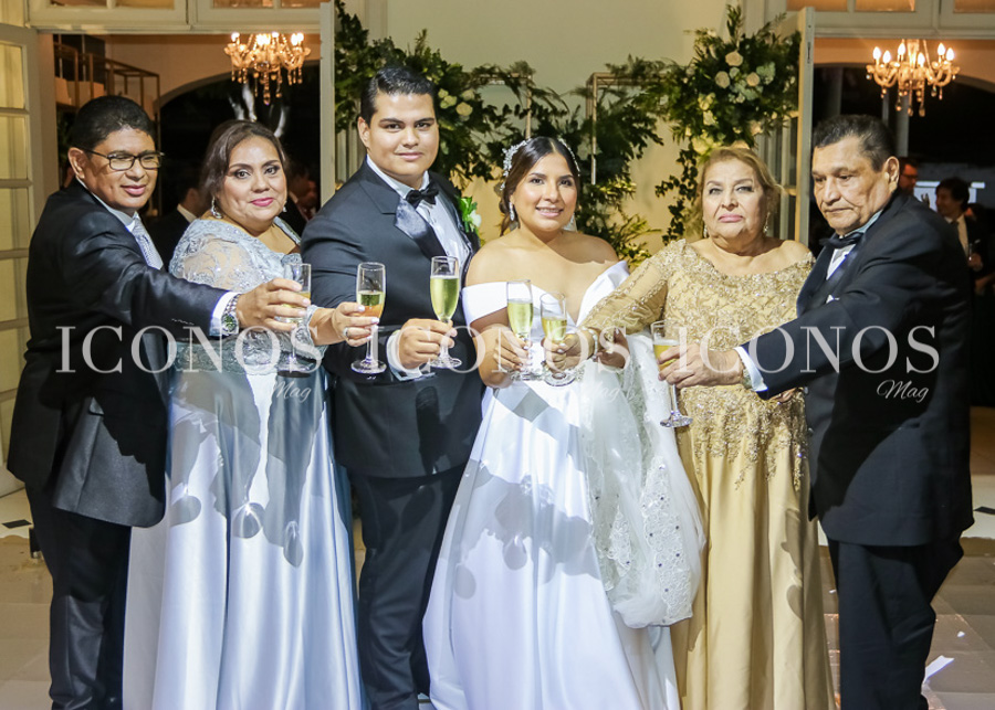 Kembelyn Bonilla y Gabriel Alvarado