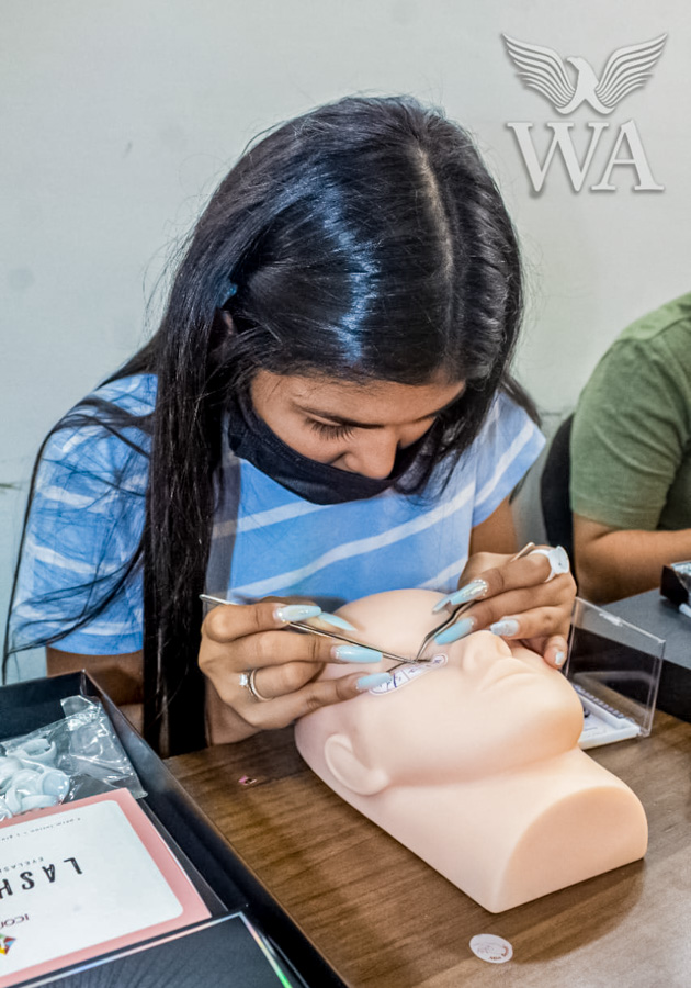 Diplomado de extensión de pestañas y Microblading Washington Academy