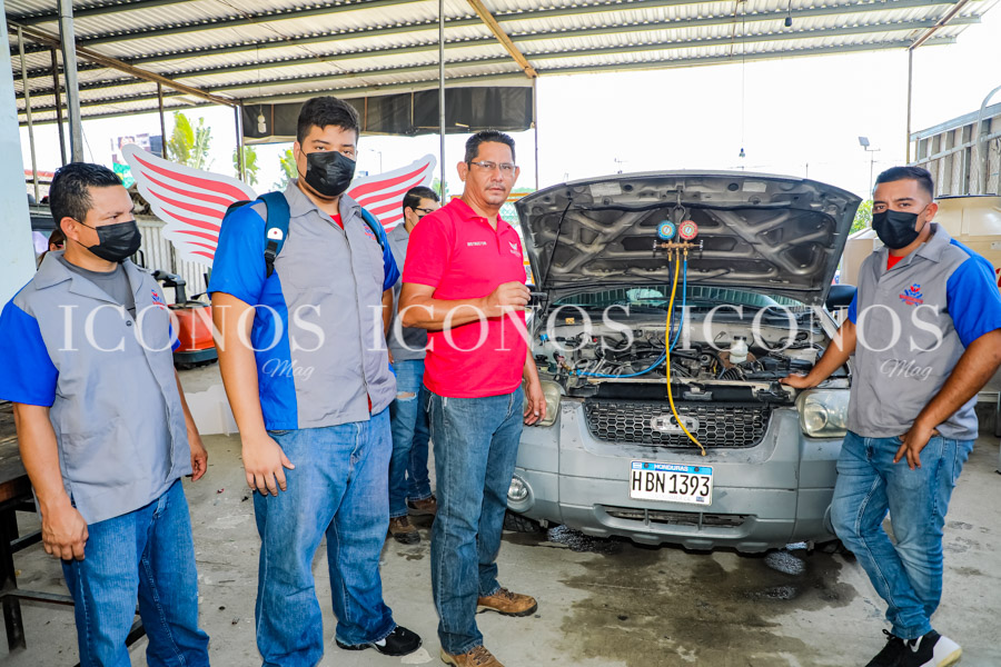 El día más frío al volante by Washington Academy y Fríopartes Honduras