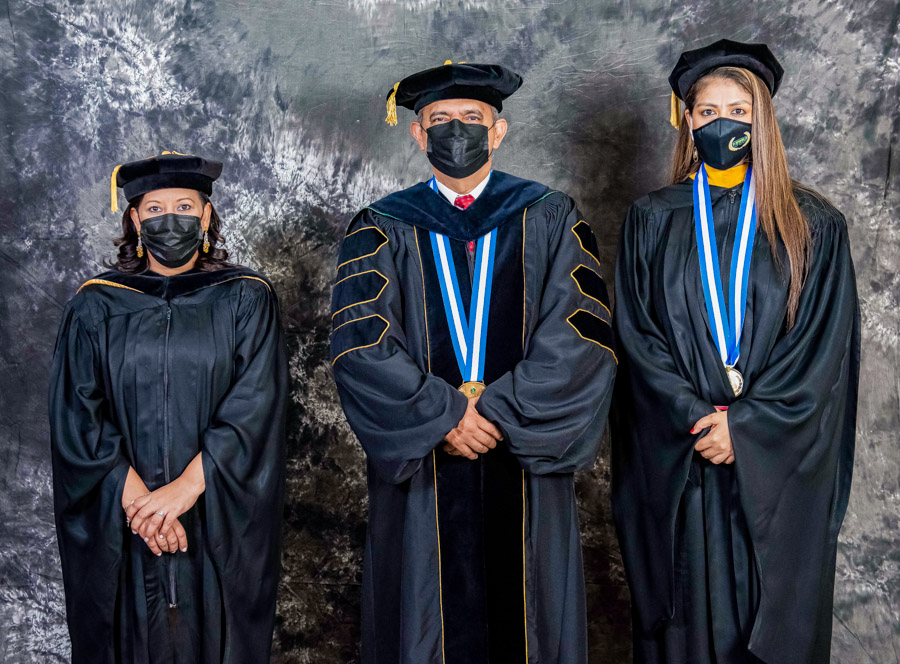 Graduacion 2022 UTH campus La Ceiba