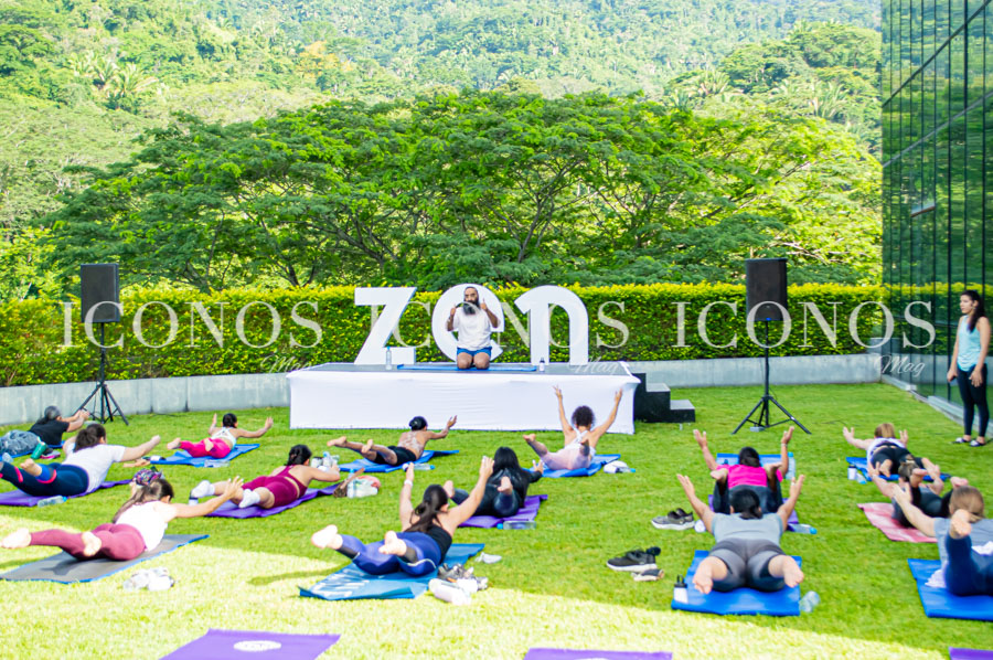 Clase de yoga India's Essence of Yoga 2022 Nuevos Horizontes Business Center San Pedro Sula Honduras