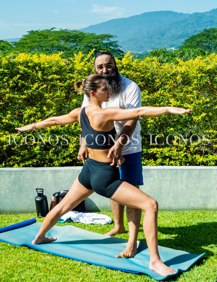 Clase de yoga India's Essence of Yoga 2022 Nuevos Horizontes Business Center San Pedro Sula Honduras