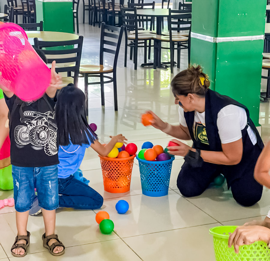 Jornada de vacunacion para niños by UTH Honduras