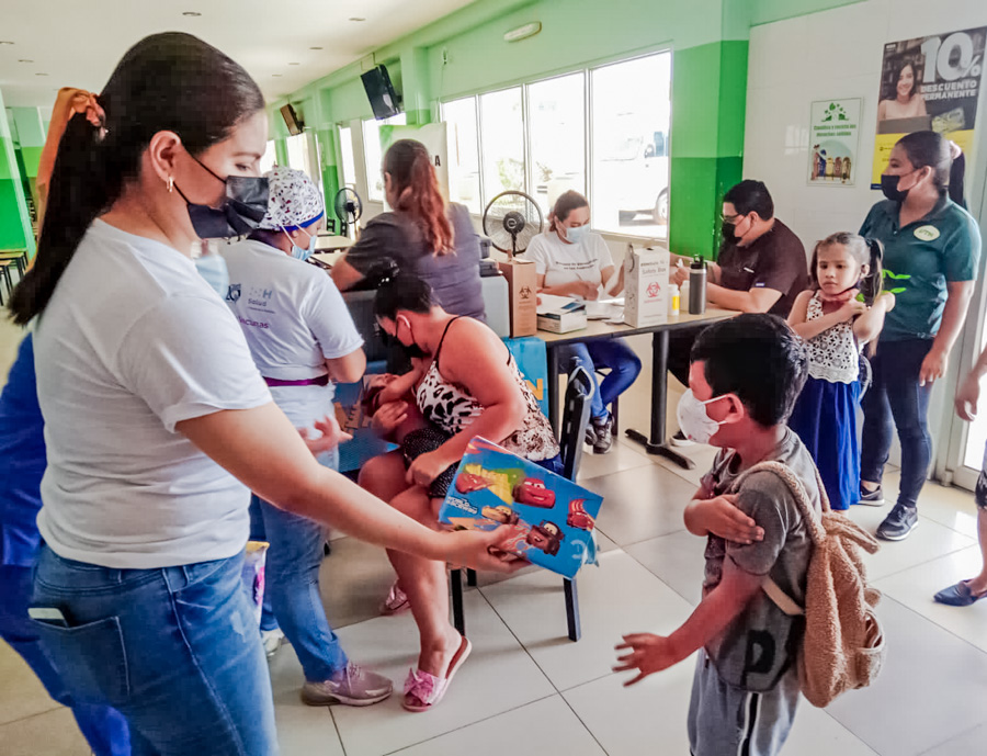 Jornada de vacunacion para niños by UTH Honduras