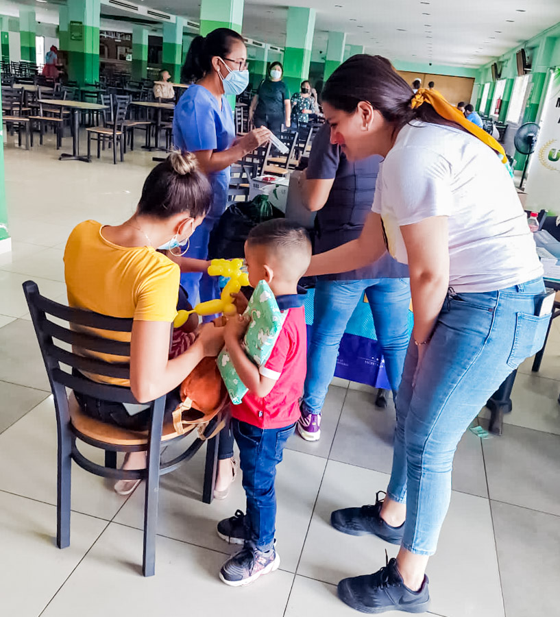 Jornada de vacunacion para niños by UTH Honduras