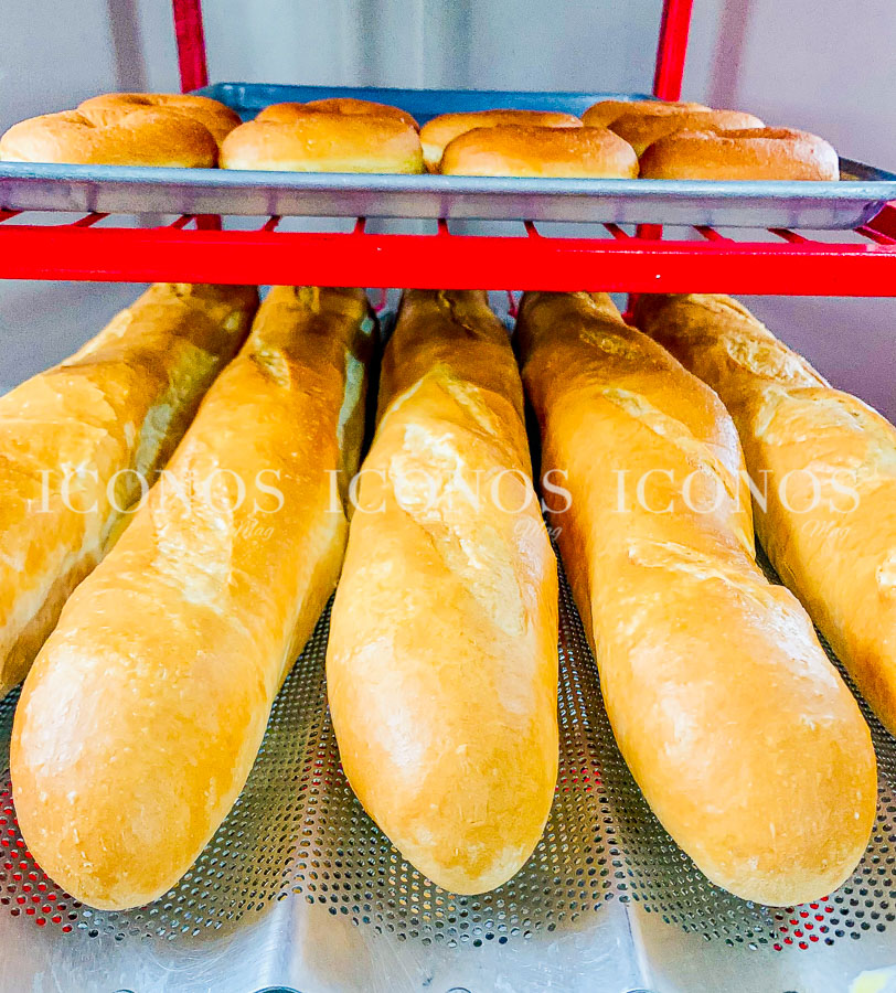 Panadería La Doña by Leslie Vega