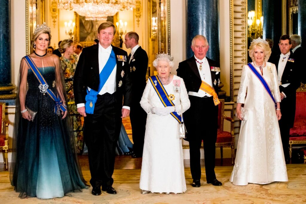 Reacciones de famosos tras muerte de Reina Isabel