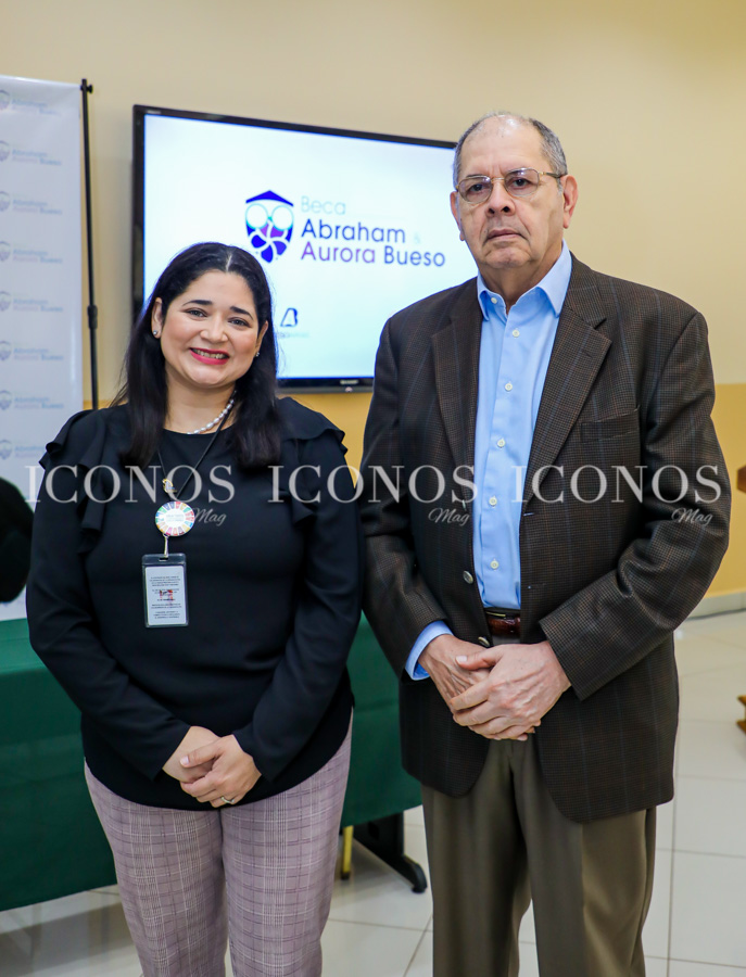 Becas para mujeres Aurora y Abraham Bueso by Laboratorios Bueso Arias