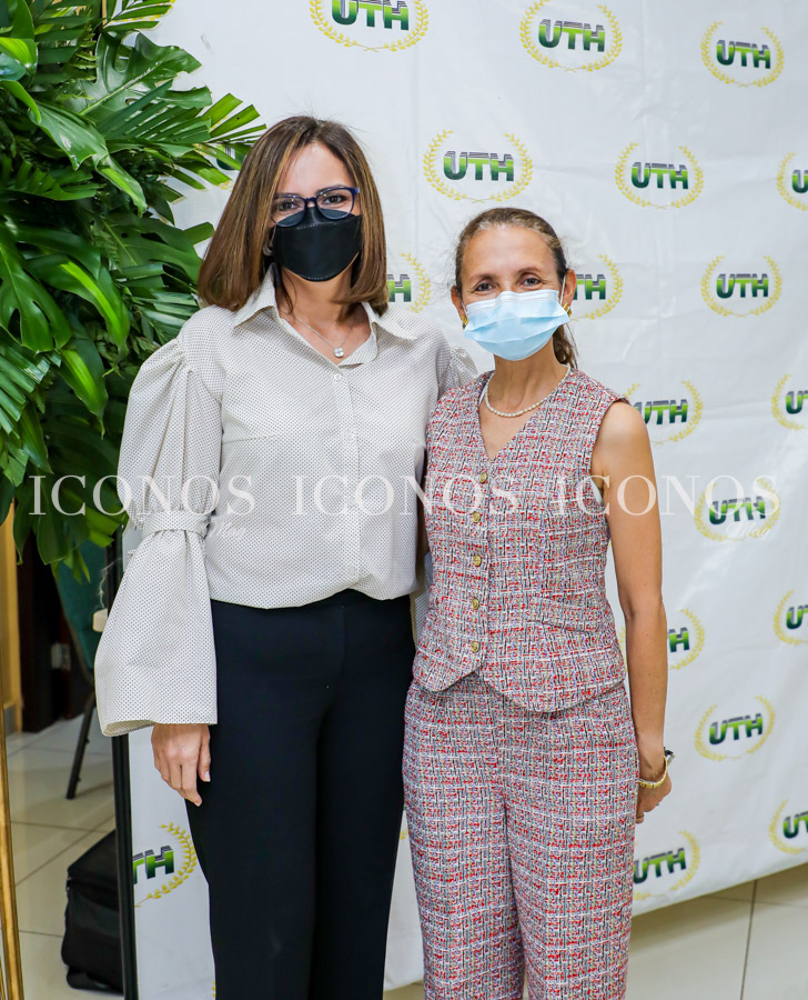 Becas para mujeres Aurora y Abraham Bueso by Laboratorios Bueso Arias
