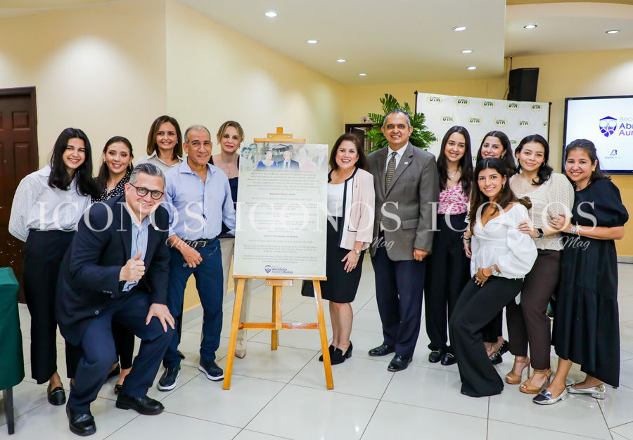 Becas para mujeres Aurora y Abraham Bueso by Laboratorios Bueso Arias