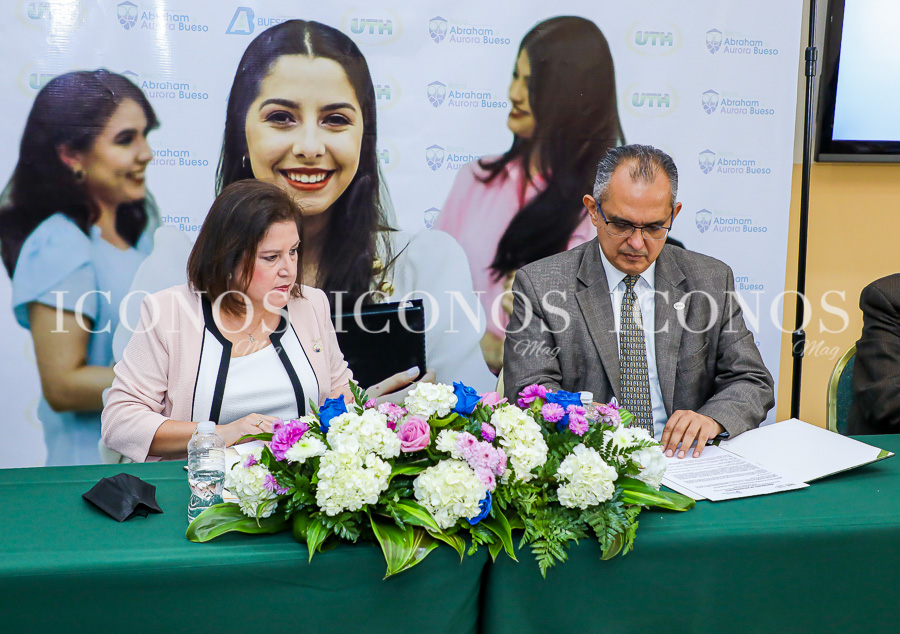 Alianza becas UTH y Laboratorio Bueso Arias