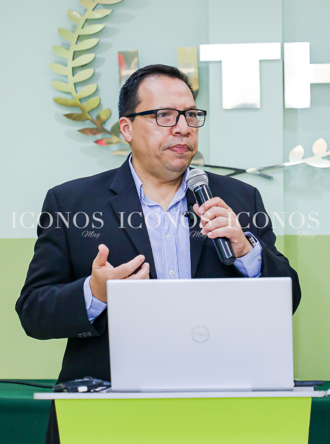 Formando Educadores 2022 by UTH San Pedro Sula Honduras