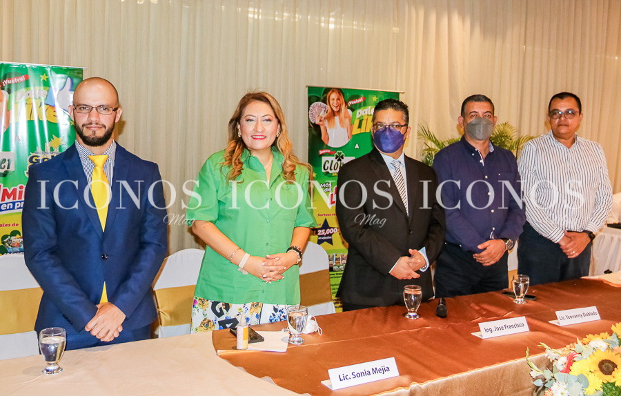 Promoción Dale like by Clover Brand y Gold Star