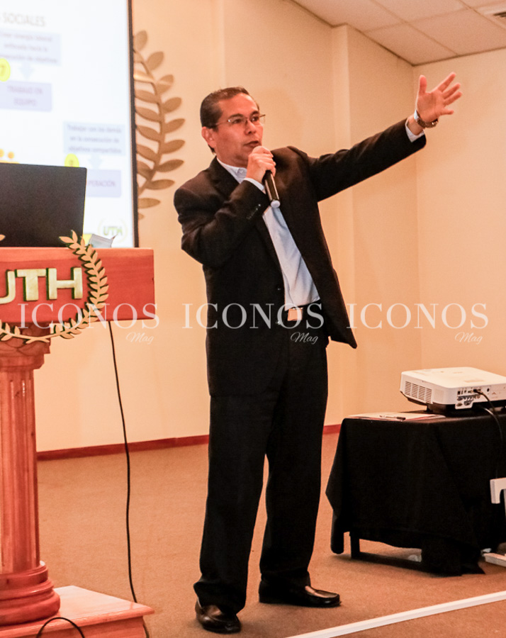 Formando Educadores 2022 by UTH Campus Tegucigalpa