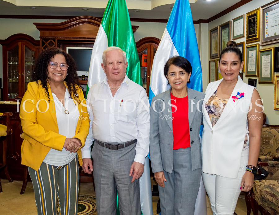UTH recibe autoridades de la UNAH