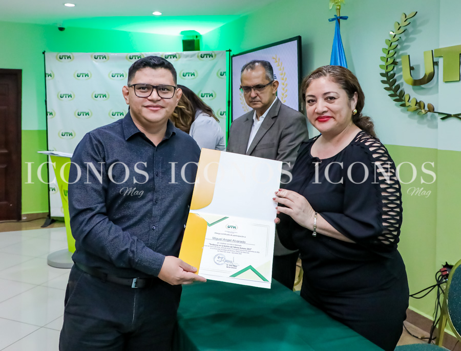 Clausura diplomado gestión del talento humano by UTH