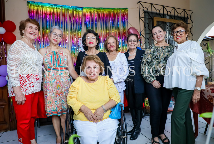 Cumpleaños Santa Euceda y Elena Dubón