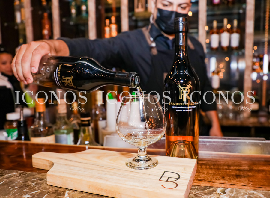 Noche de maridaje y habanos by Distrito 5