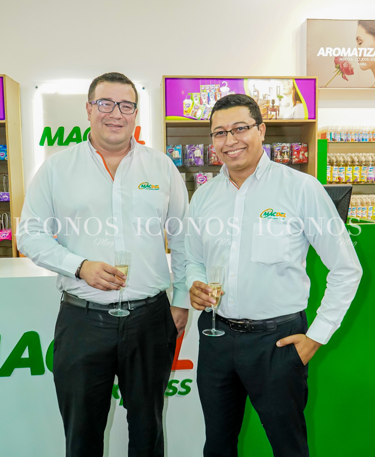 Reapertura tienda MacDel 105 Brigada