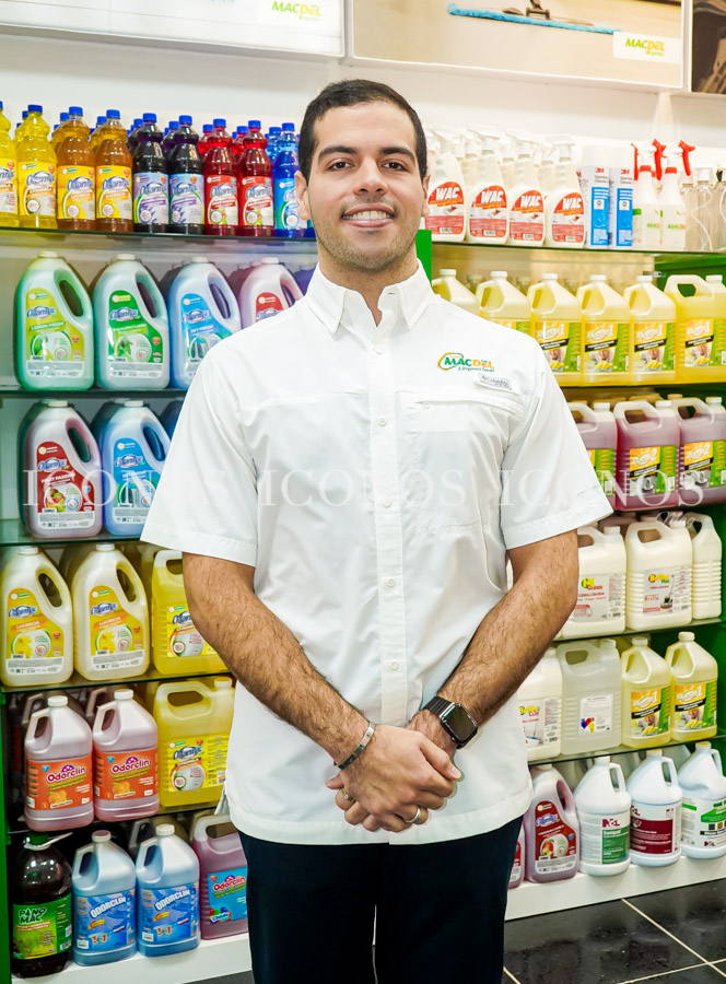 Reapertura tienda MacDel 105 Brigada