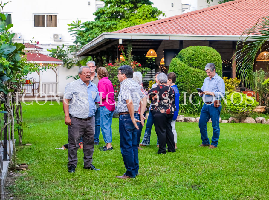 Reencuentro clase 1977 Instituto Departamental Evangélico