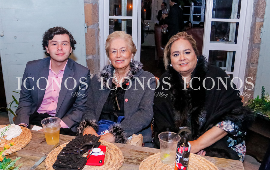 Stephanie Ewens y Luis Ortez