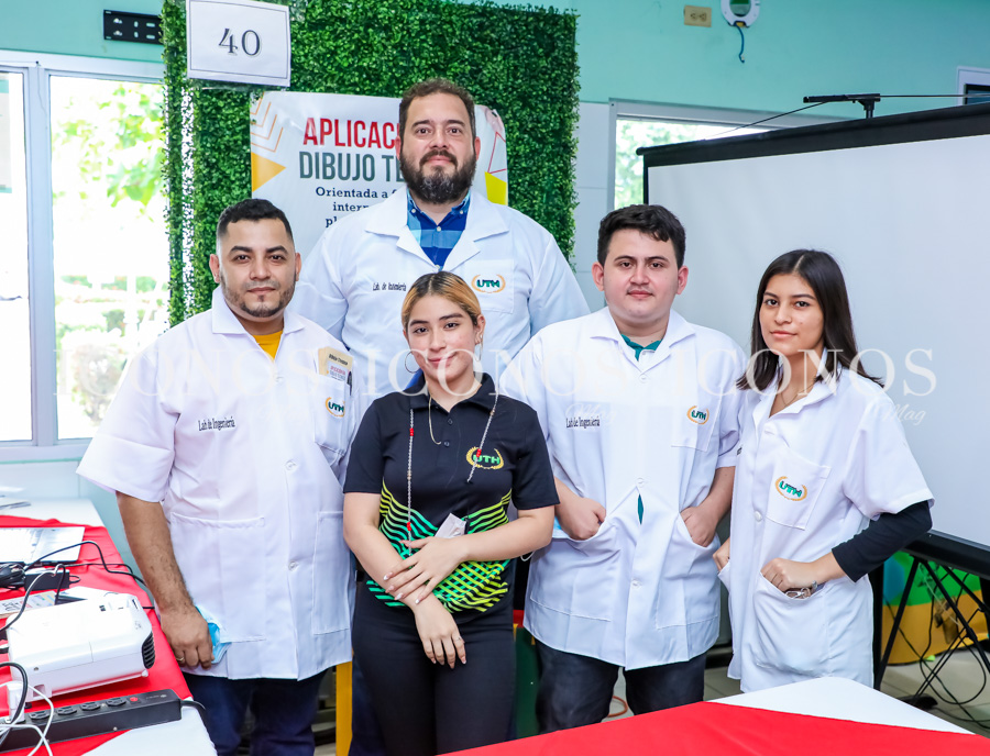 Feria de ciencias y tecnología 2022 by UTH