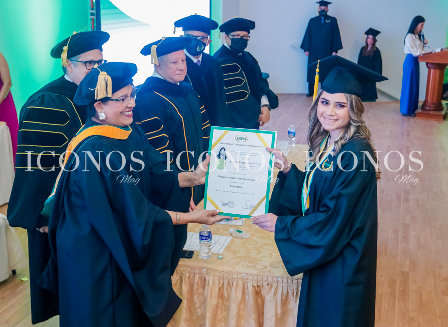 Graduacion 2022 Universidad Tecnologica de Honduras UTH campus San Pedro Sula Segunda Parte