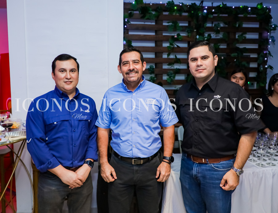 Holiday Charcuterie cocktail by Castillo del Roble & Supermercados Colonial